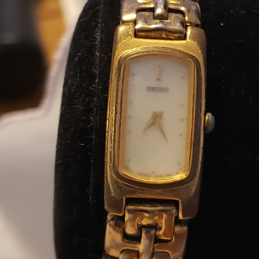 Vintage Seiko Goldtone Women's Watch NON-WORKING